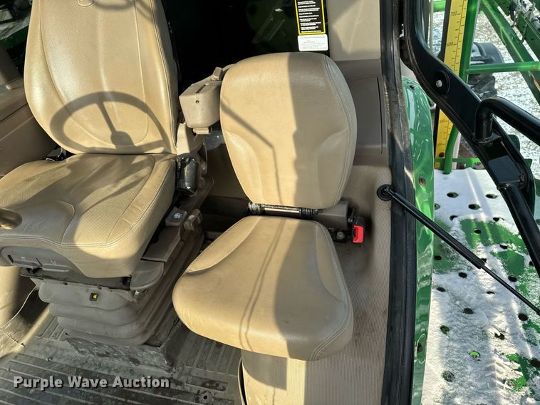 image for item DW2478 2018 John Deere R4038 sprayer