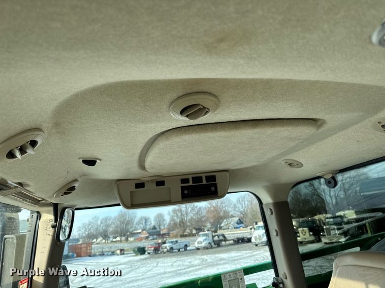 image for item DW2478 2018 John Deere R4038 sprayer