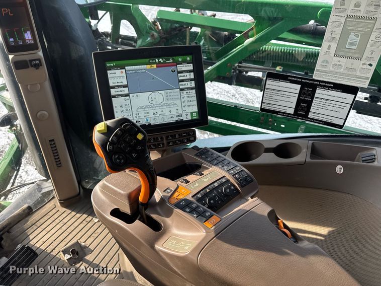 image for item DW2478 2018 John Deere R4038 sprayer