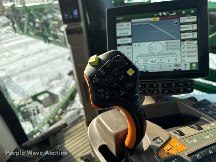 image for item DW2478 2018 John Deere R4038 sprayer