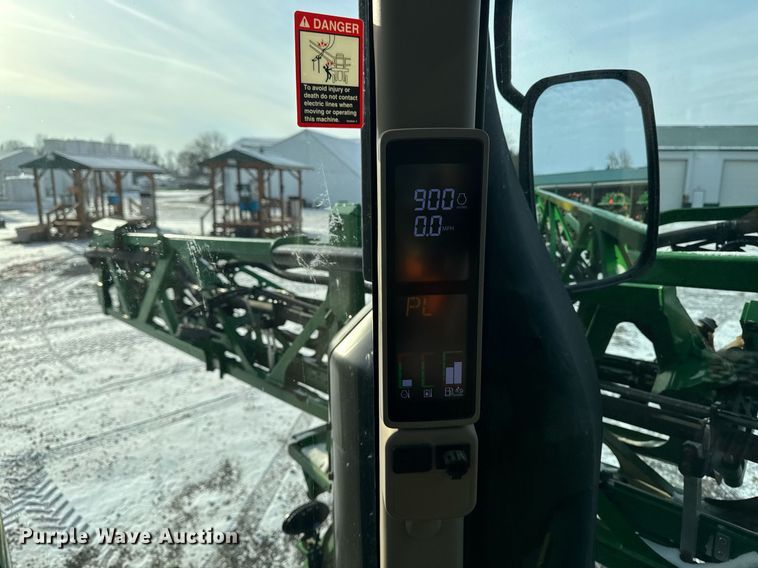 image for item DW2478 2018 John Deere R4038 sprayer