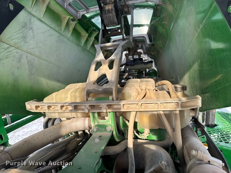 image for item DW2478 2018 John Deere R4038 sprayer