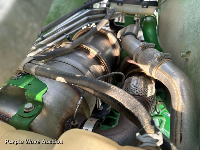 image for item DW2478 2018 John Deere R4038 sprayer