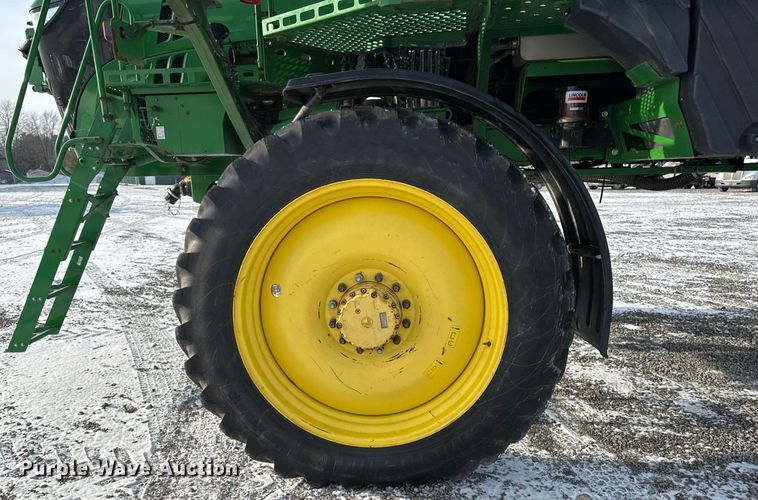 image for item DW2478 2018 John Deere R4038 sprayer