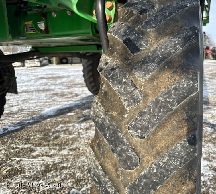 image for item DW2478 2018 John Deere R4038 sprayer