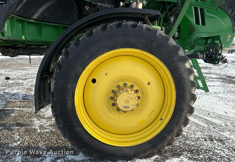image for item DW2478 2018 John Deere R4038 sprayer