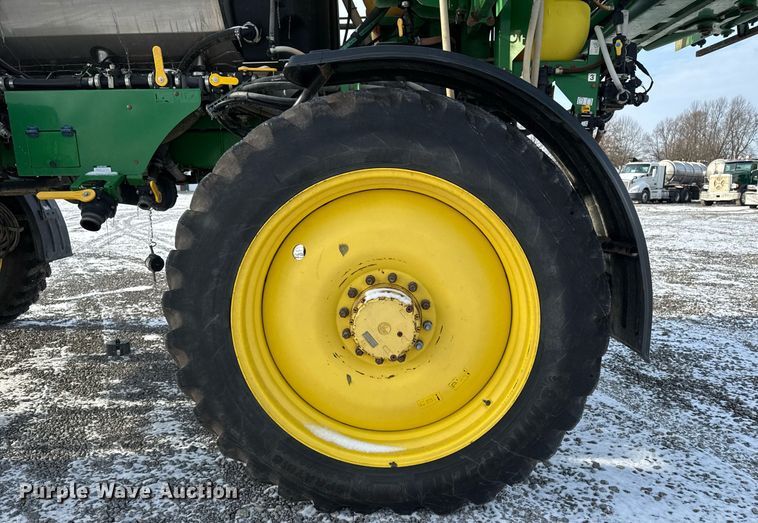 image for item DW2478 2018 John Deere R4038 sprayer