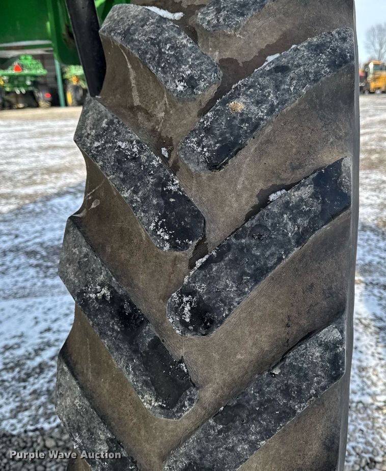 image for item DW2478 2018 John Deere R4038 sprayer