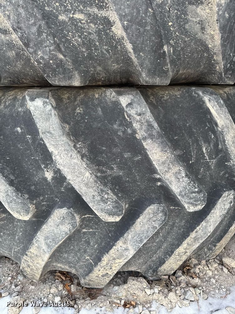 image for item DW2478 2018 John Deere R4038 sprayer