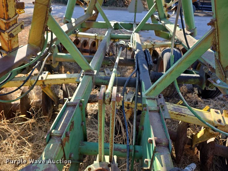 image for item DW3000 John Deere double off-set disk