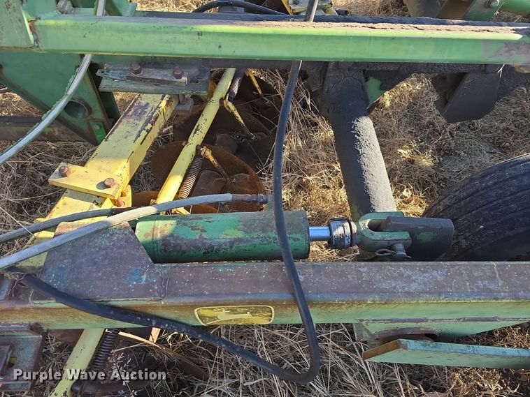 image for item DW3000 John Deere double off-set disk