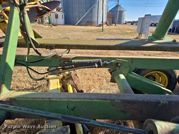 image for item DW3000 John Deere double off-set disk