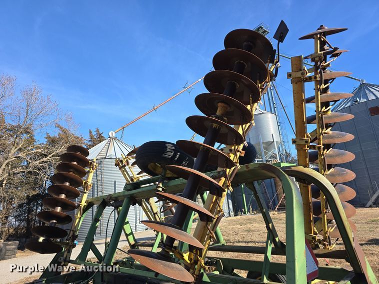 image for item DW3000 John Deere double off-set disk