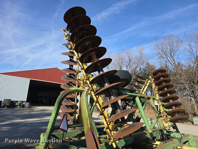 image for item DW3000 John Deere double off-set disk