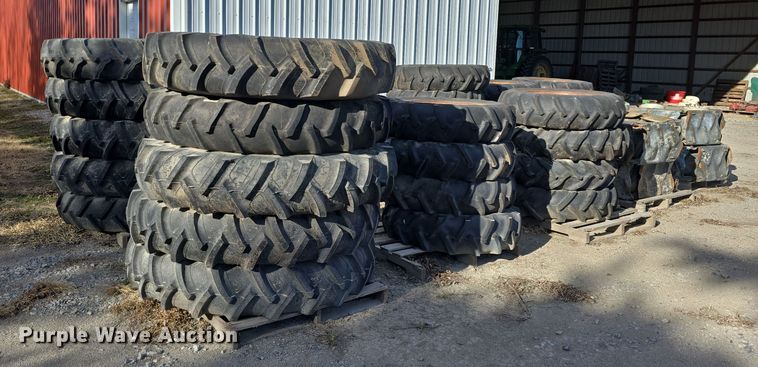 image for item DW3001 Irrigation pivot tires and wheels