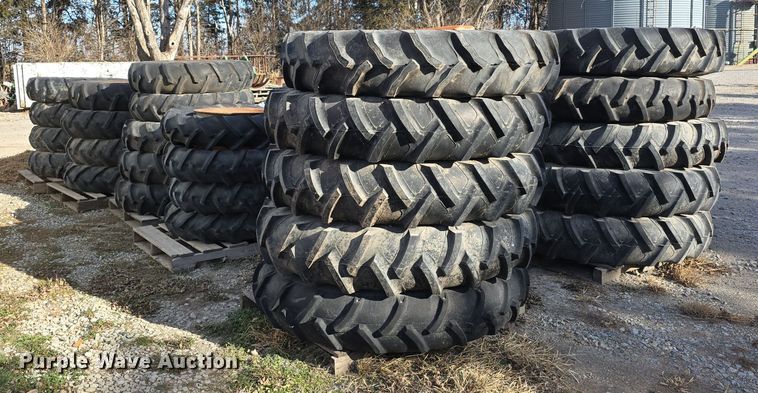 image for item DW3001 Irrigation pivot tires and wheels