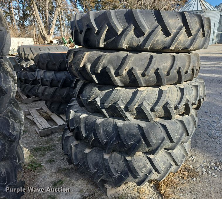 image for item DW3001 Irrigation pivot tires and wheels