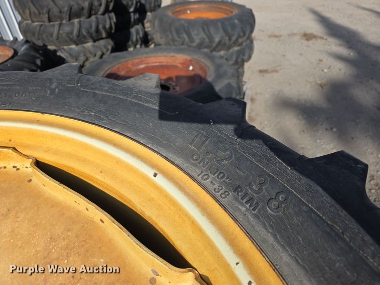 image for item DW3001 Irrigation pivot tires and wheels