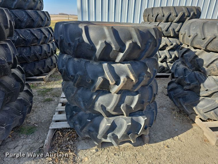 image for item DW3001 Irrigation pivot tires and wheels