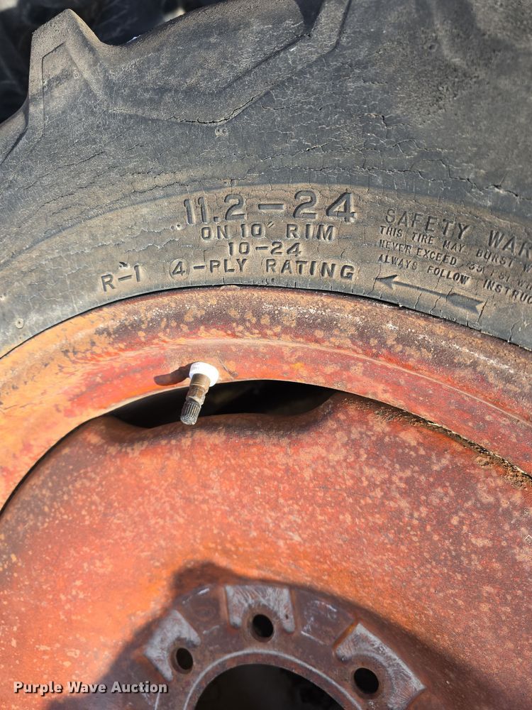 image for item DW3001 Irrigation pivot tires and wheels