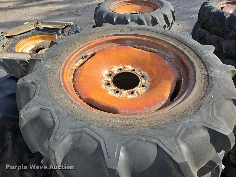 image for item DW3001 Irrigation pivot tires and wheels