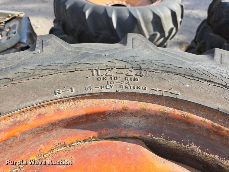 image for item DW3001 Irrigation pivot tires and wheels