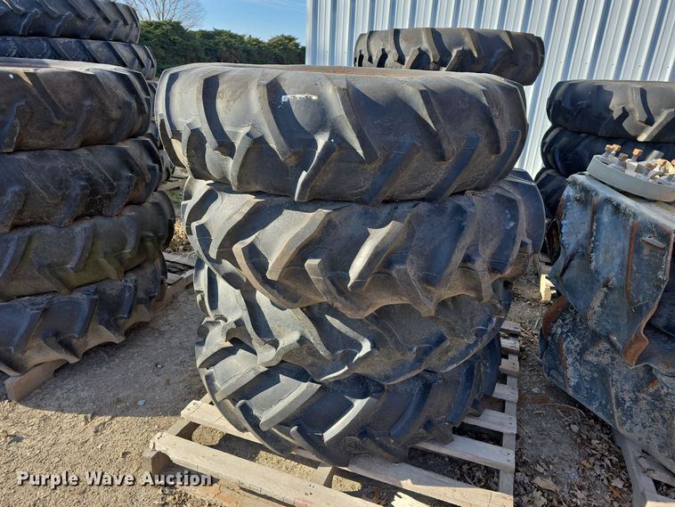 image for item DW3001 Irrigation pivot tires and wheels