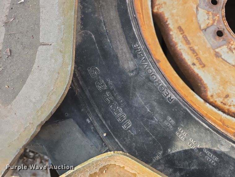 image for item DW3001 Irrigation pivot tires and wheels