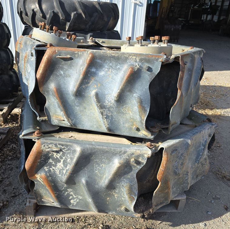 image for item DW3001 Irrigation pivot tires and wheels