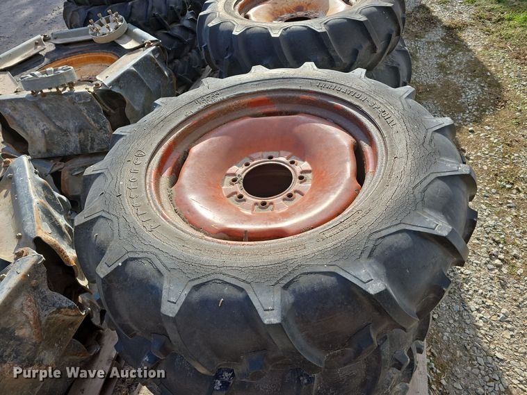image for item DW3001 Irrigation pivot tires and wheels