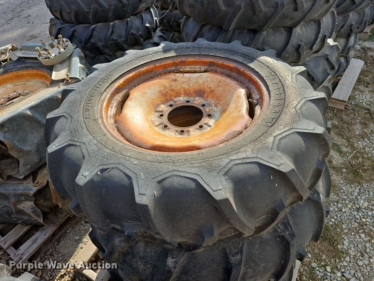 image for item DW3001 Irrigation pivot tires and wheels