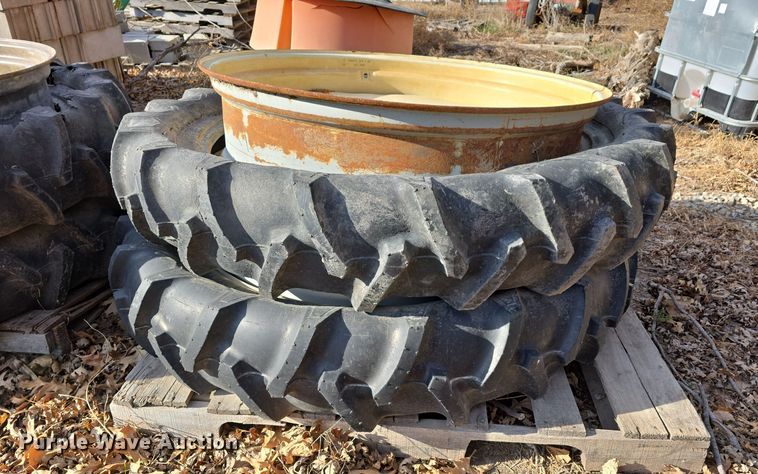 image for item DW3001 Irrigation pivot tires and wheels