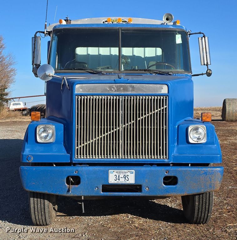 image for item DW3005 1987 White GMC grain truck