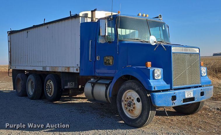 image for item DW3005 1987 White GMC grain truck