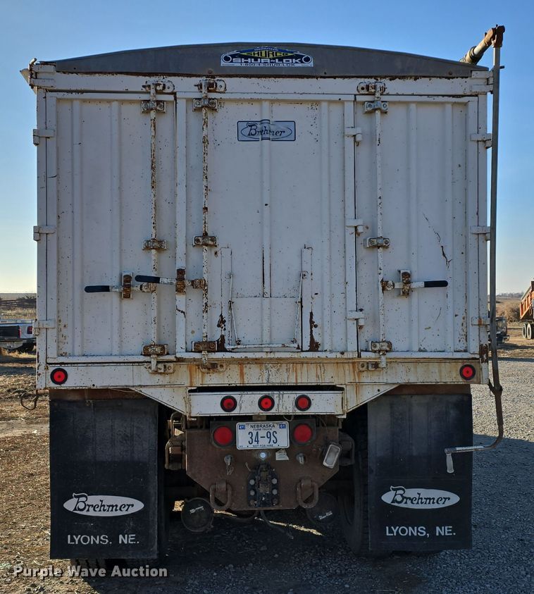 image for item DW3005 1987 White GMC grain truck