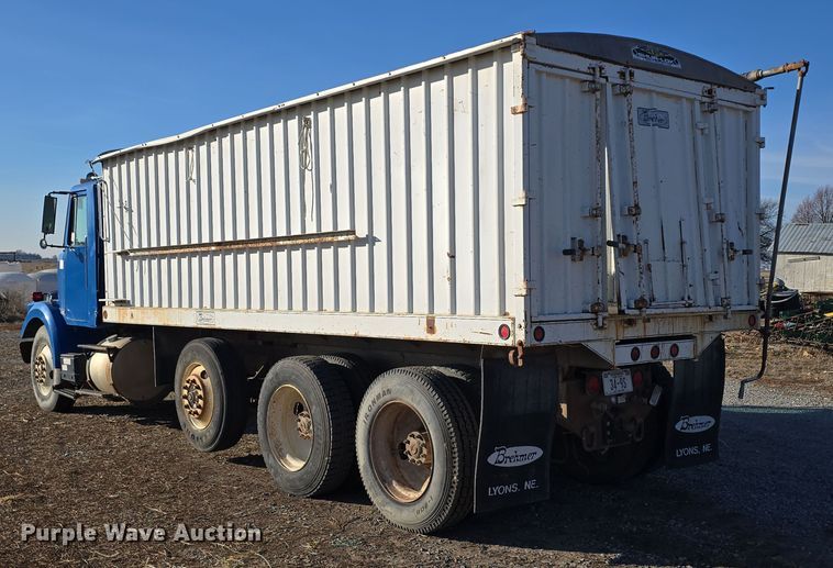 image for item DW3005 1987 White GMC grain truck