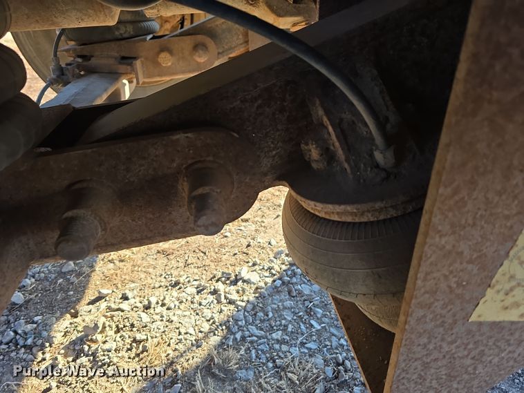 image for item DW3005 1987 White GMC grain truck