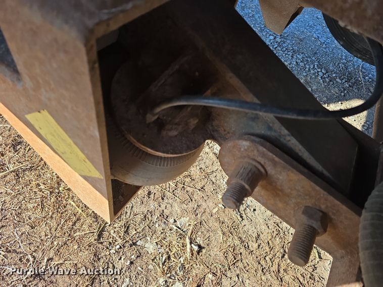 image for item DW3005 1987 White GMC grain truck