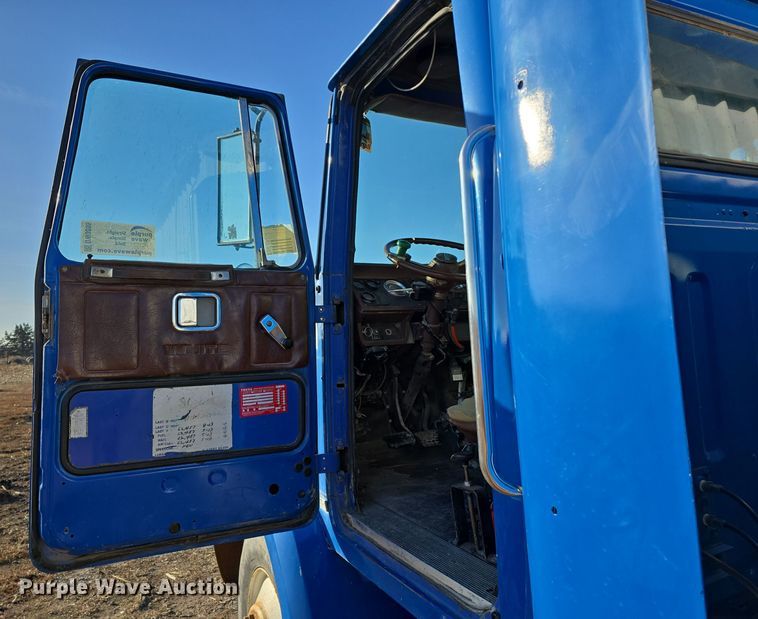 image for item DW3005 1987 White GMC grain truck