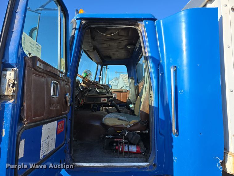 image for item DW3005 1987 White GMC grain truck