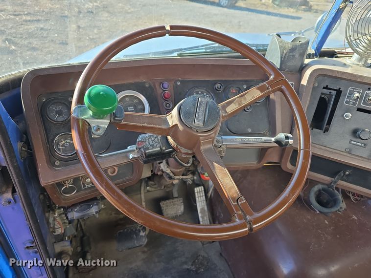 image for item DW3005 1987 White GMC grain truck