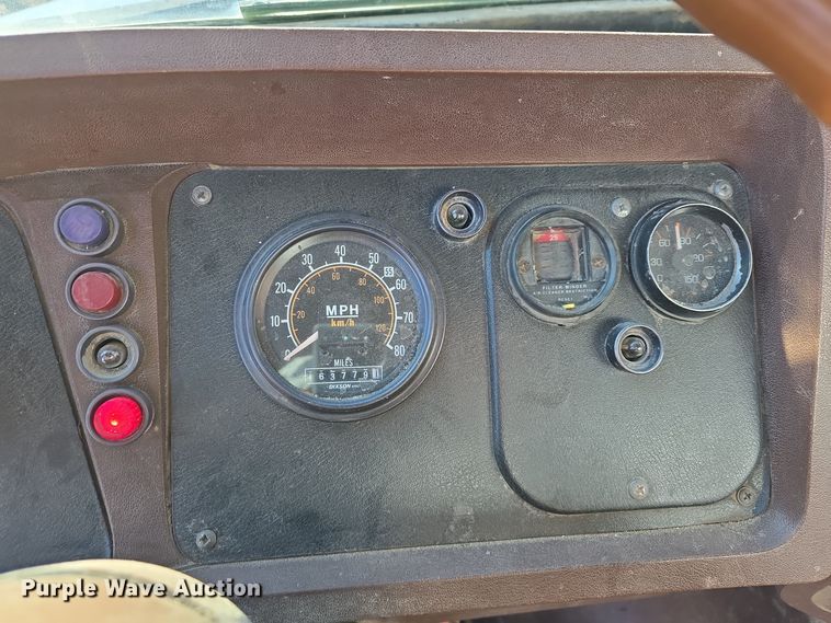 image for item DW3005 1987 White GMC grain truck