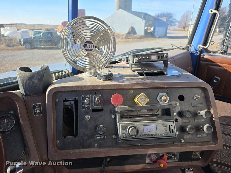 image for item DW3005 1987 White GMC grain truck