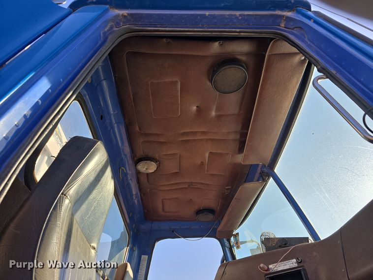 image for item DW3005 1987 White GMC grain truck