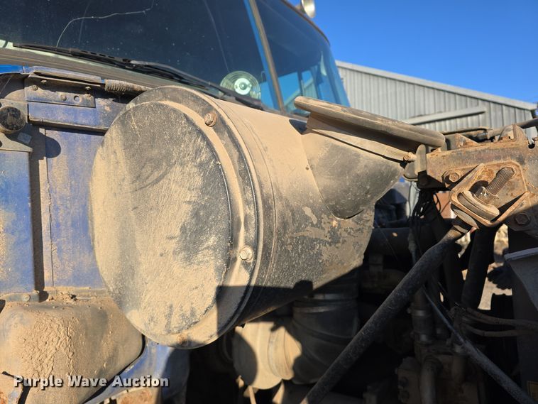 image for item DW3005 1987 White GMC grain truck