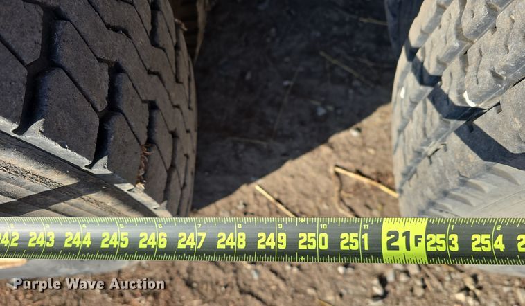 image for item DW3005 1987 White GMC grain truck