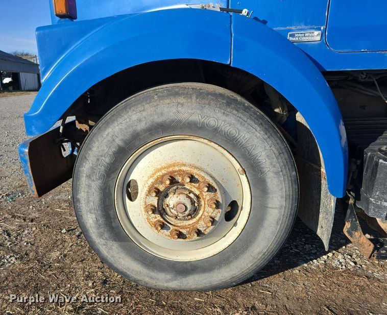 image for item DW3005 1987 White GMC grain truck