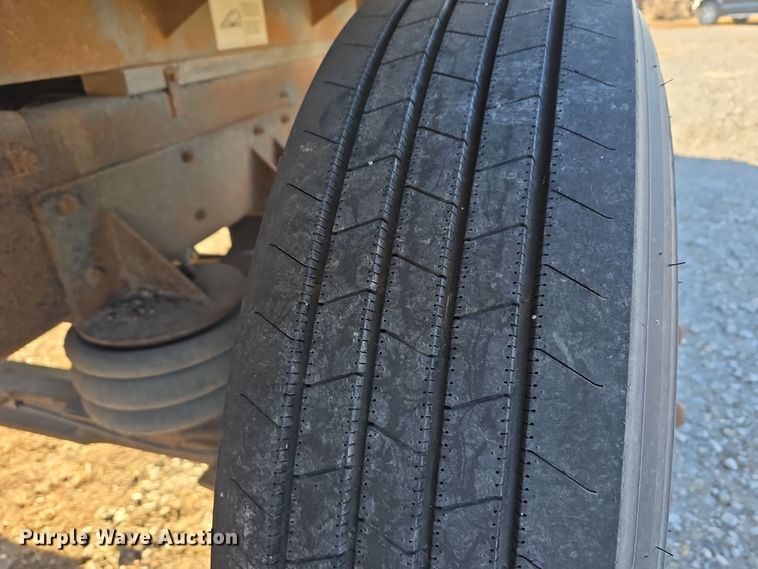 image for item DW3005 1987 White GMC grain truck