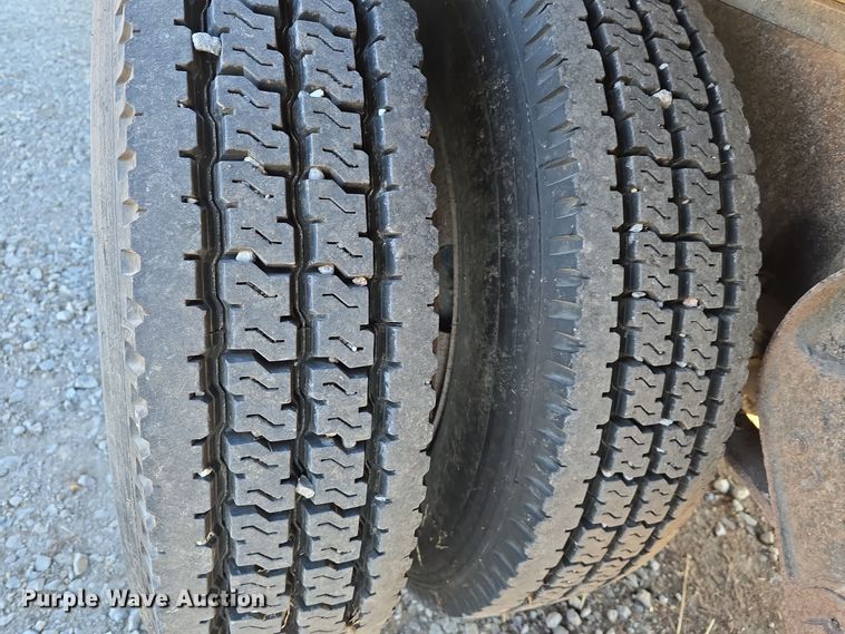 image for item DW3005 1987 White GMC grain truck