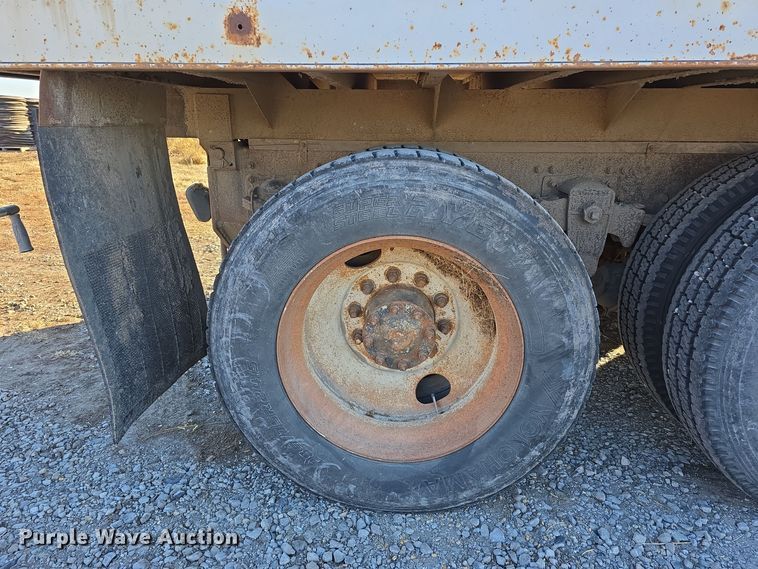 image for item DW3005 1987 White GMC grain truck